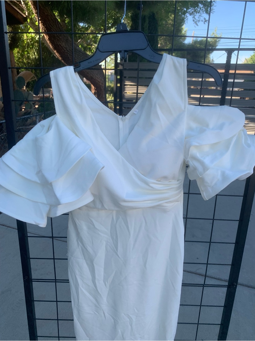 NWOT Elegant White Ruffle-Sleeve Women's Dress - Picture 3 of 11